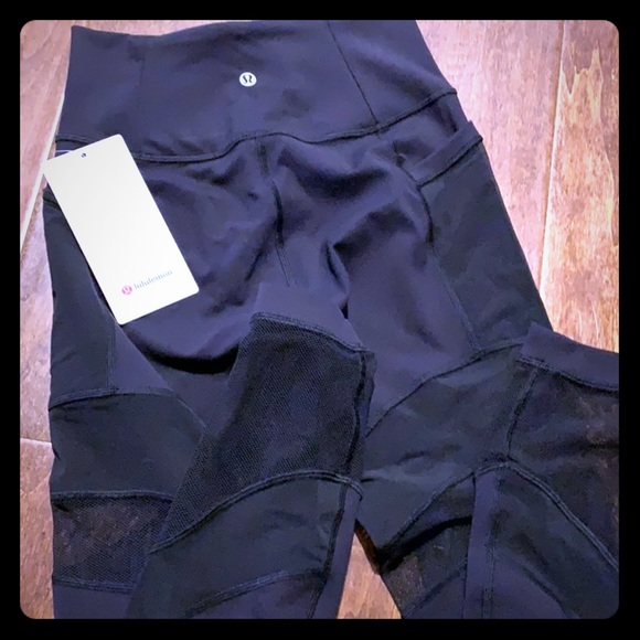 lululemon athletica Pants - 🆕 NEW!! Lululemon Black Mesh 7/8 Pant 👖😍🤗🤗